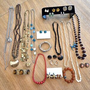 Vintage Costume Jewelry Bundle Assorted 25 Pieces